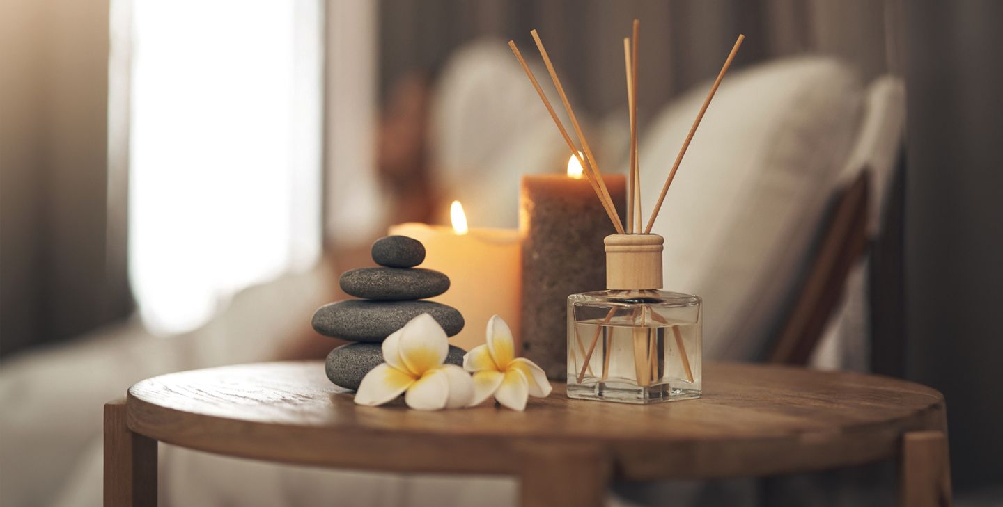 Kerzen und Handtücher